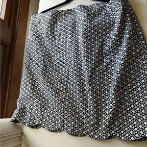 Talbots‎ Black and White Patterned Women's Skirt Scalloped Hem Side Zip Darts
